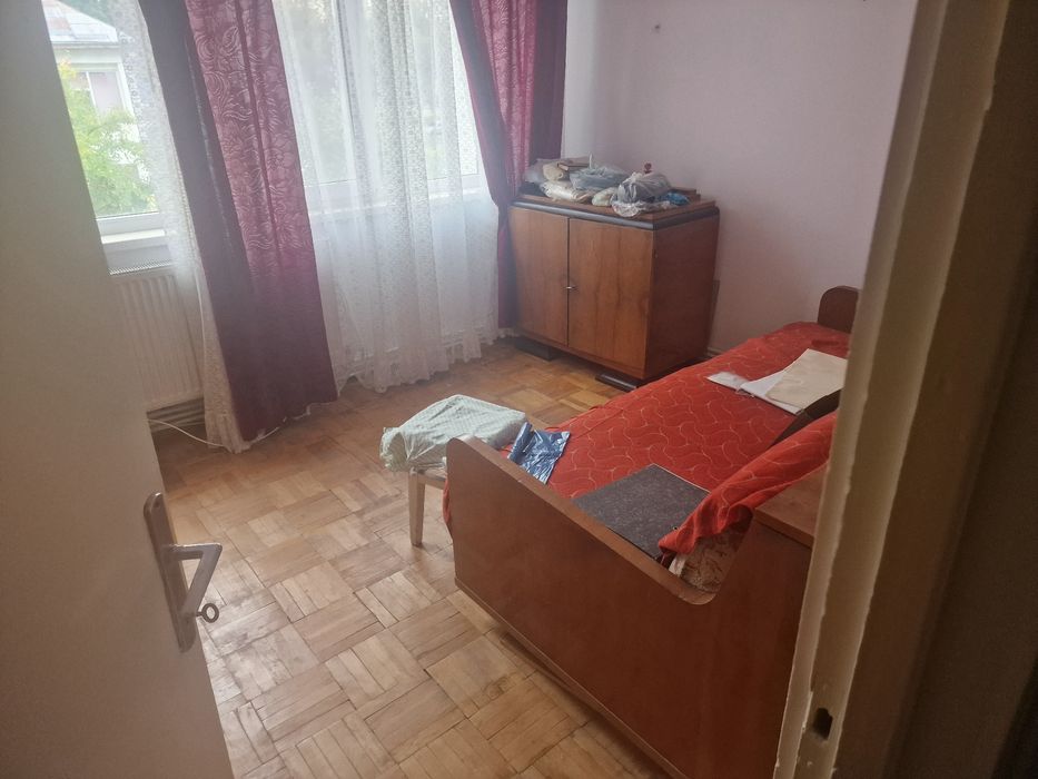 Apartament, 2 camere,zona restaurantul paharnicul,balcon,AC,centrala,m