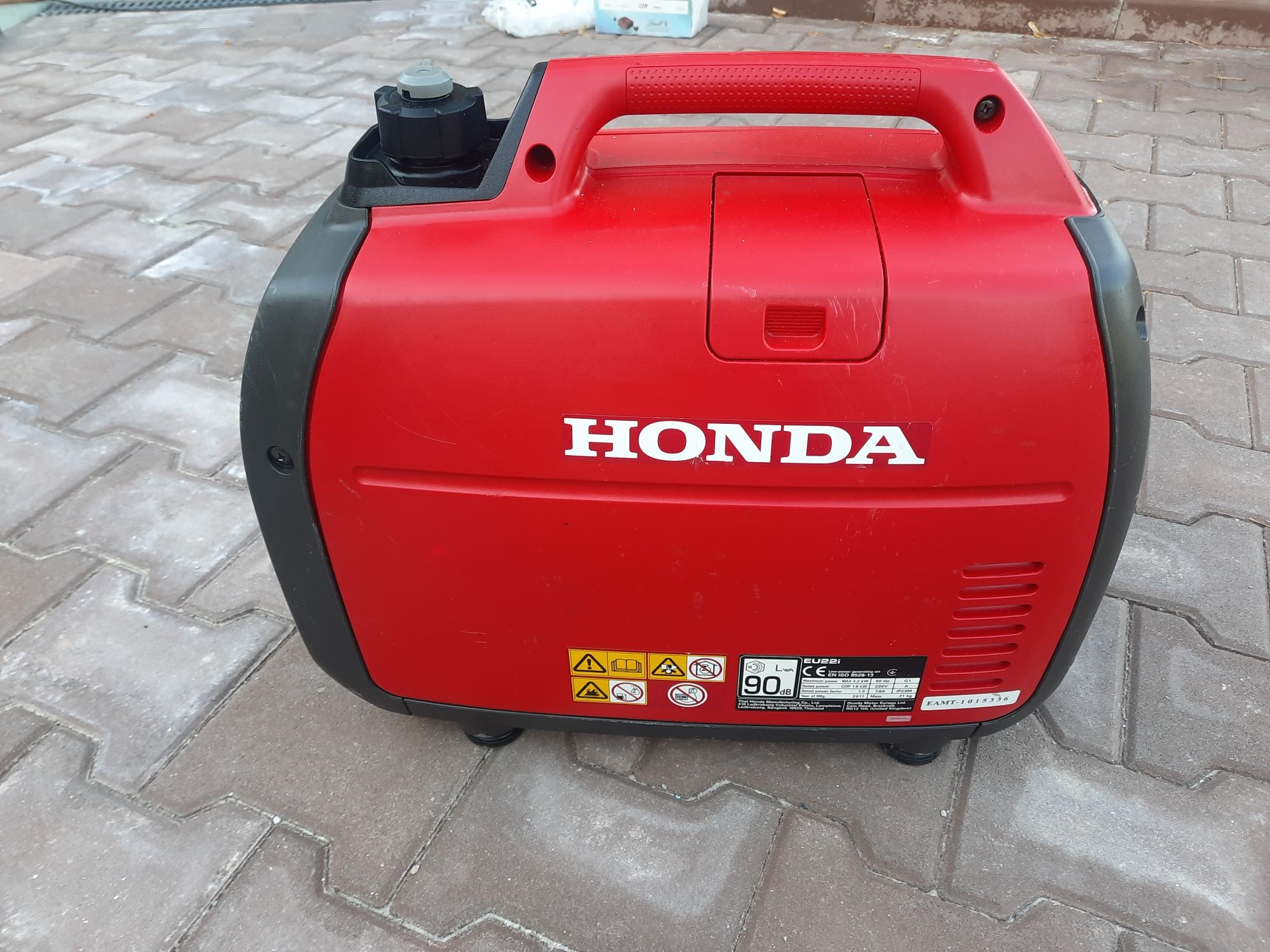 Генератор инверторен преносим Honda EU22i 2.2 kW Супер безшумен