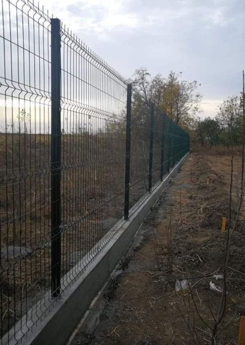 Construim garduri și porți la comanda clientului