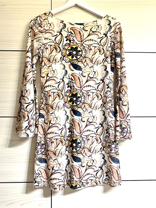 Rochie pastelata scurta cu spatele gol ZARA.