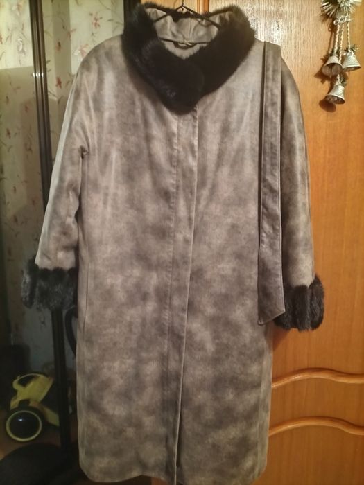 Дублёнка жен. с норковым воротником  р. 48