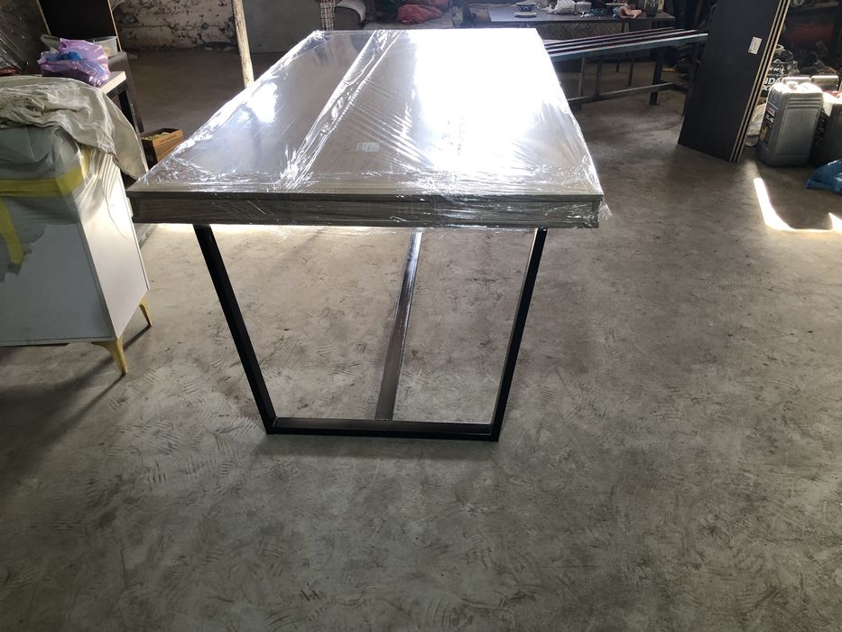 Конференц стол в переговорную