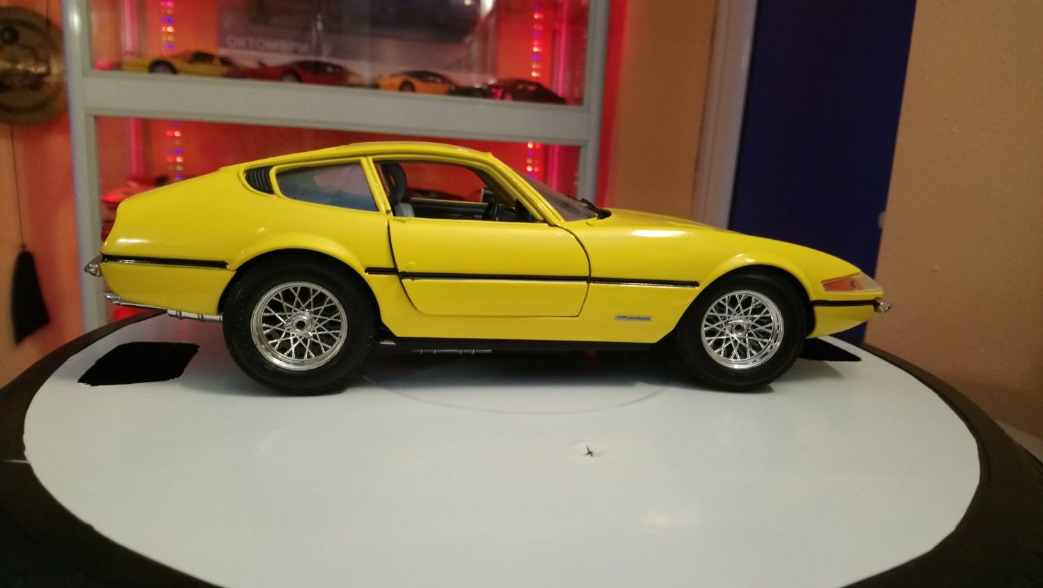 1:18 Ferrari 365 GTB 4  69 г.