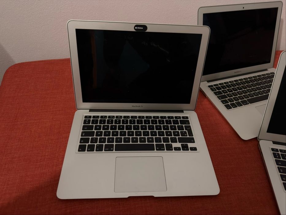 Lot 3 Macbook Air NETESTATE