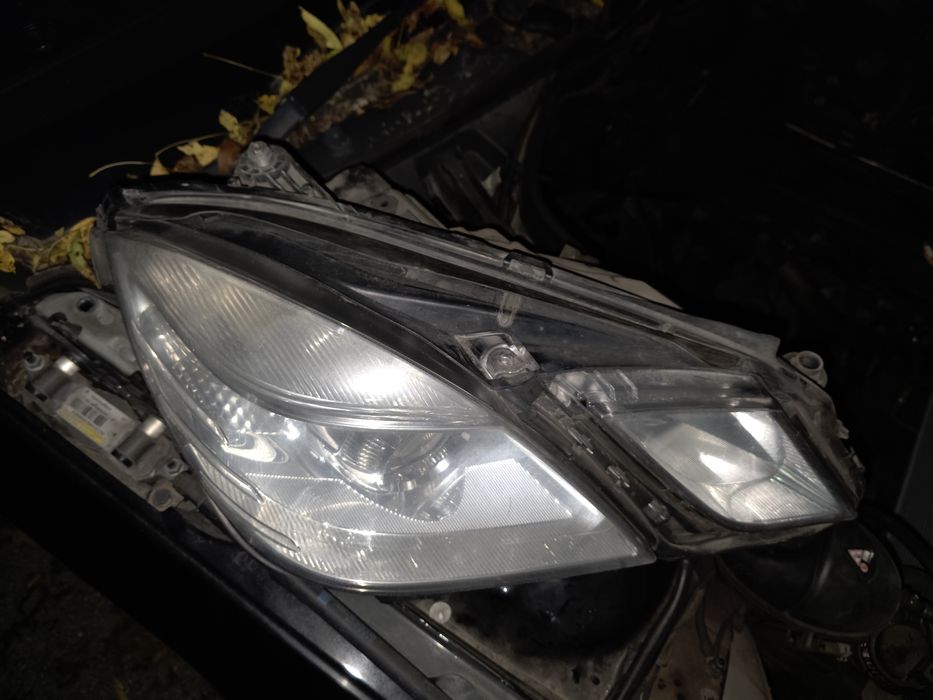 Десен фар мерцедес Е клас  mercedes W212