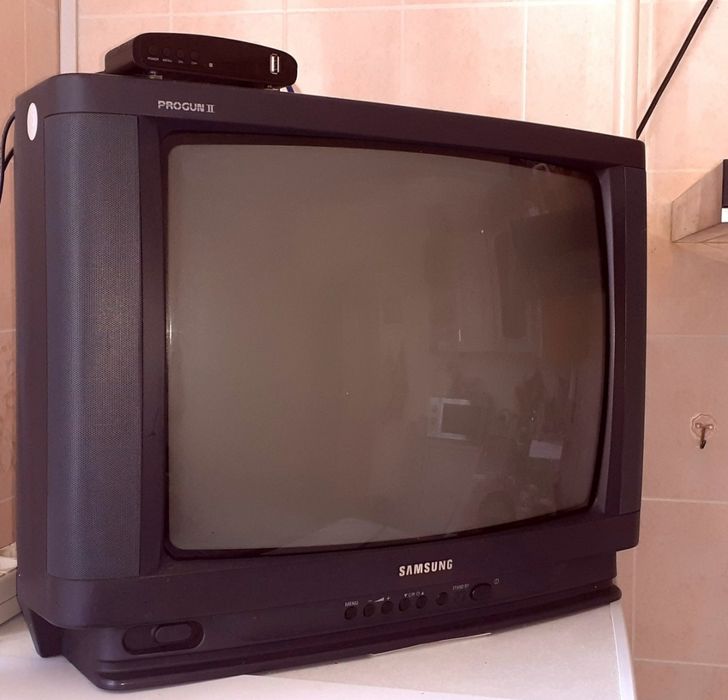 СРОЧНО! Отдам телевизор Samsung бесплатно
