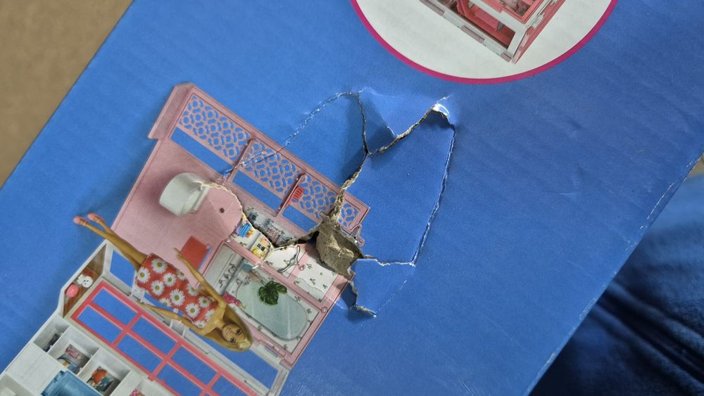 Bărbie casa mobilata