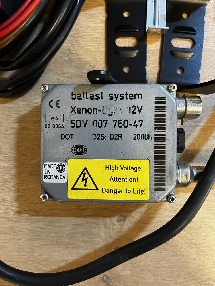Дополнительноe освещение Hella DE Xenon