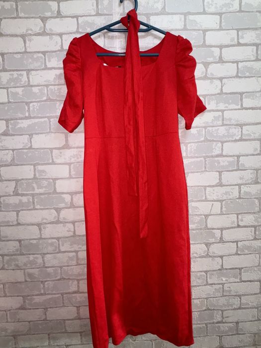 Платье красное