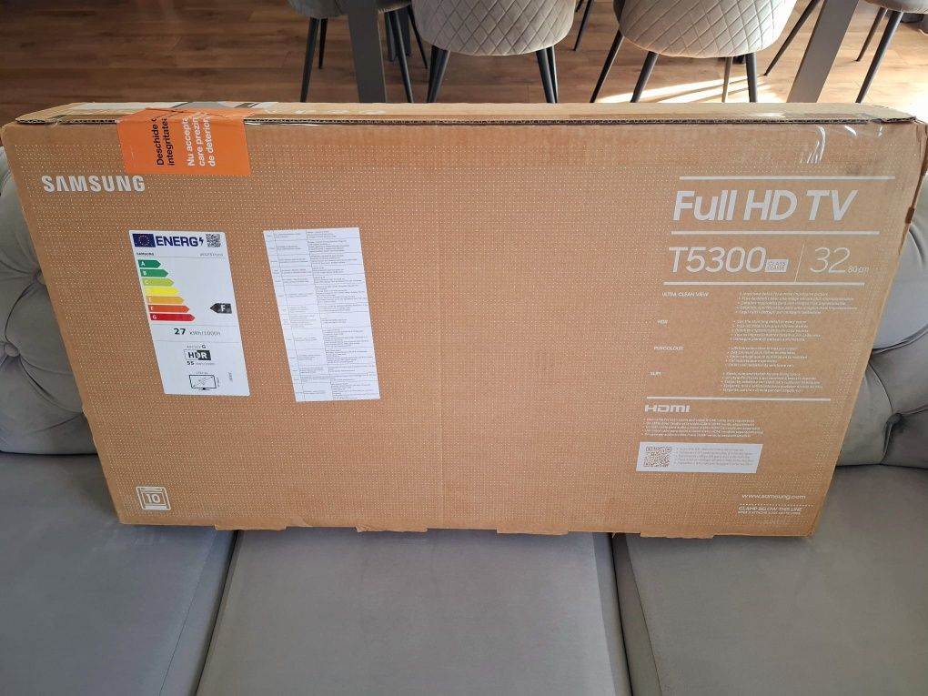 Televizor Samsung 32T5372 Smart Wi-Fi, Full HD, Netflix 32"
