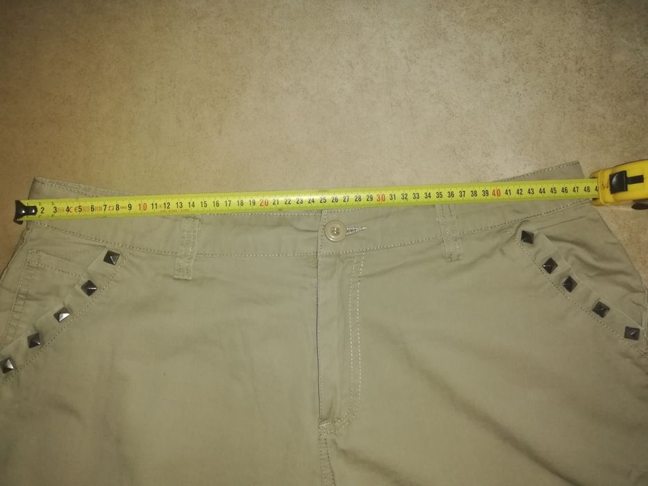 Pantaloni scurti bermude cu ținte