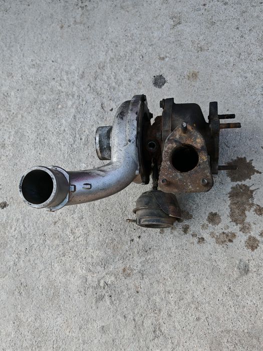 Vând turbo Opel vivaro 2.5