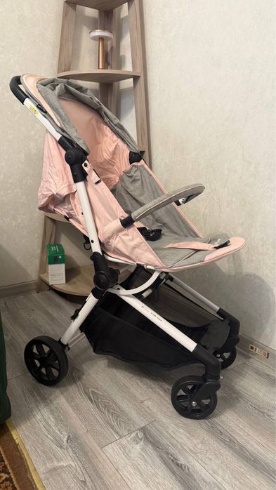 Детская коляска Б/У, высокого качества, без царапин, почти новая