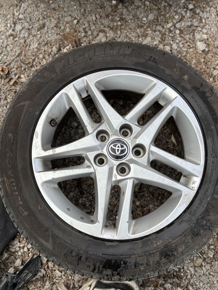 Джанти с гуми 17’ Toyota C-HR