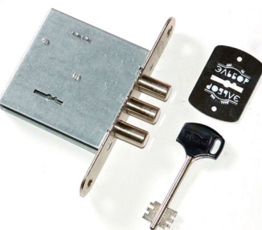 Заклинил замок. Не открывается. Открыть ключь. Звоните поможем вскрыть