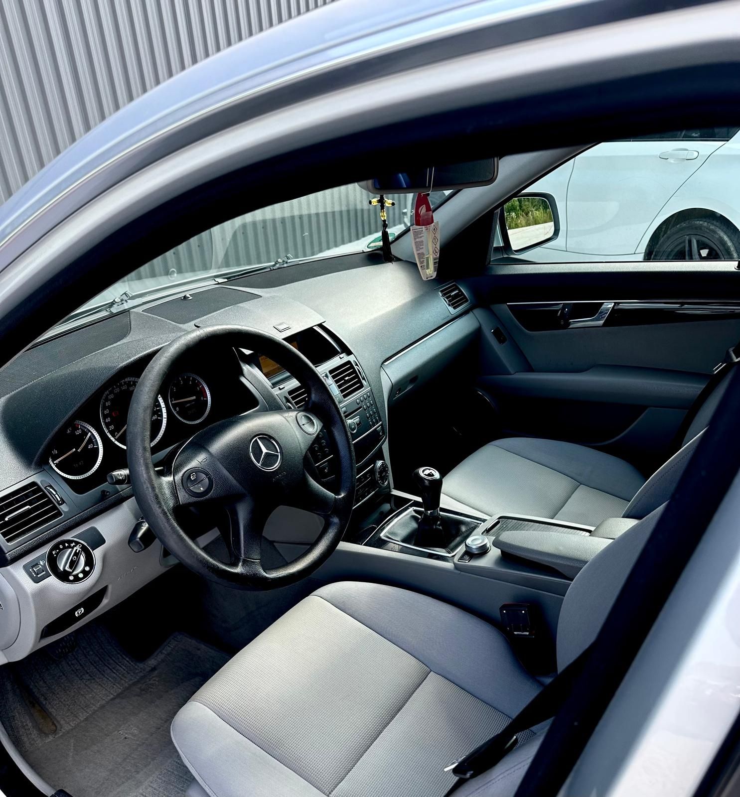 Mercedes C/ 2008 / primul proprietar  in tara/ impecabil