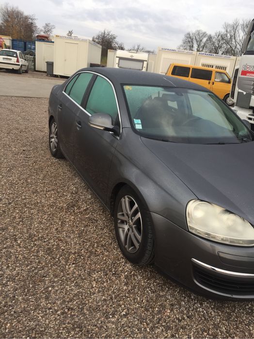 SCHIMB CU CEVA MAI NOU Vw jetta Euro 4 An2007 /19Tdi 105