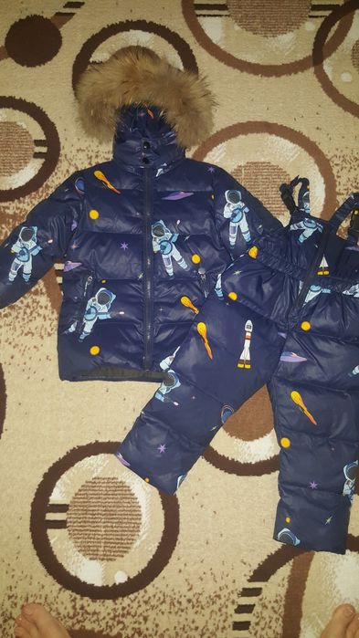 Продам костюм. Наполнитель пух. Размер на 3 года. Почти новый