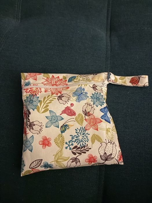 Vând pompa hands free in bra double