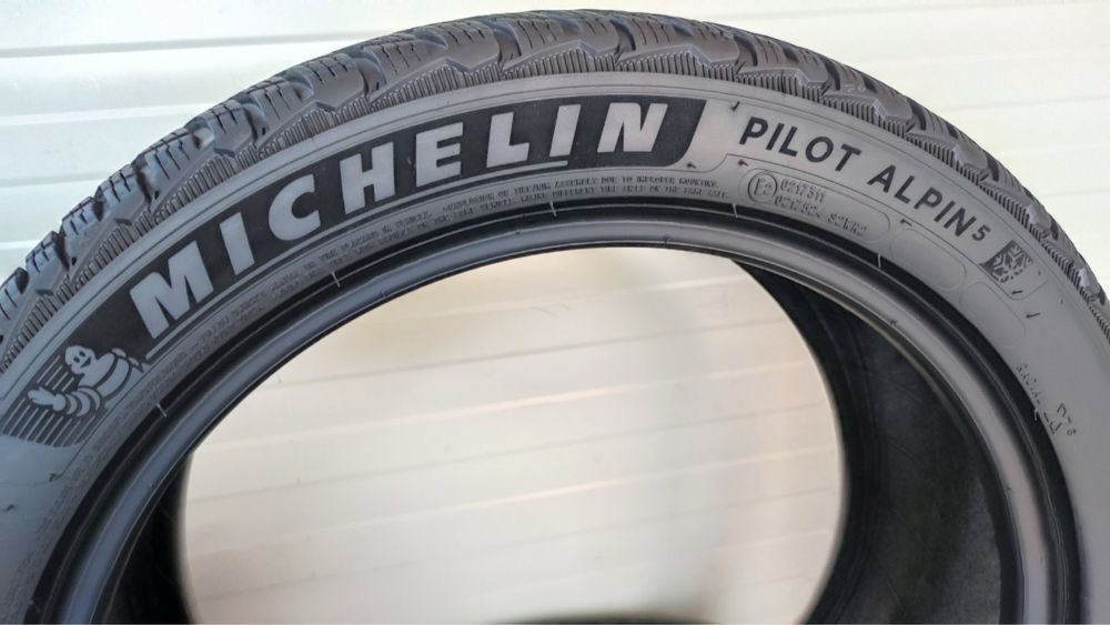 4бр зимни гуми 235/45/18/Michelin pilot alpin5/5.8грайпфер/dot3020/