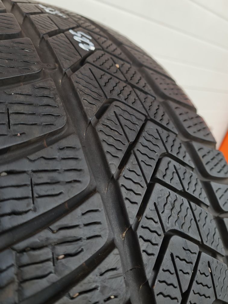 Зимни гуми 2 броя PIRELLI SottoZero3 225 55 R18 дот 4820