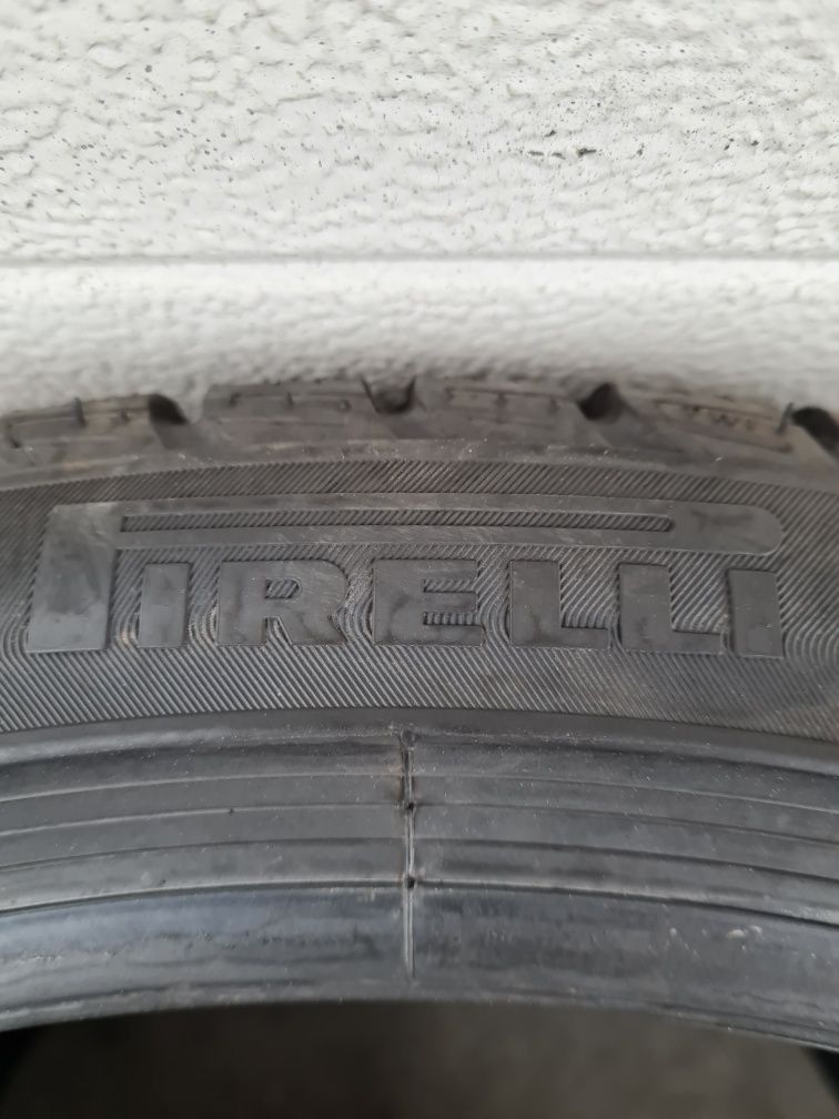 Зимни гуми 2 броя PIRELLI SottoZero3 225 45 R19 дот 4919