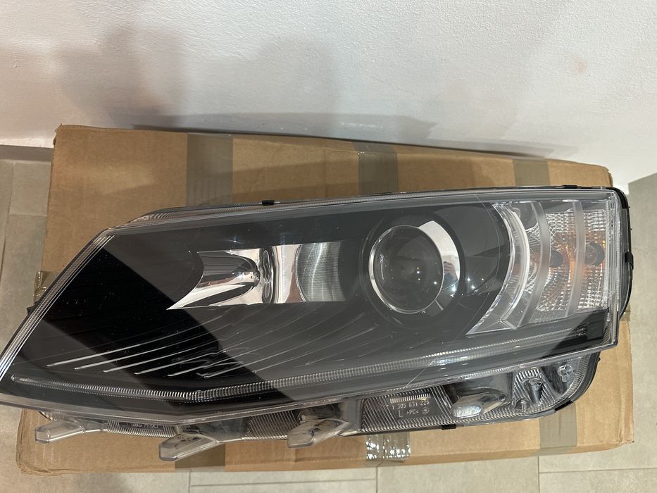 Far stanga skoda octavia 3 bixenon adaptiv led Europa