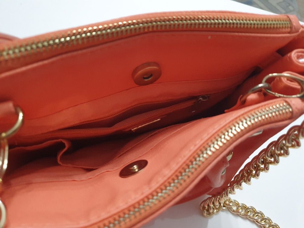 Vând geanta dama ALDO culoare roz