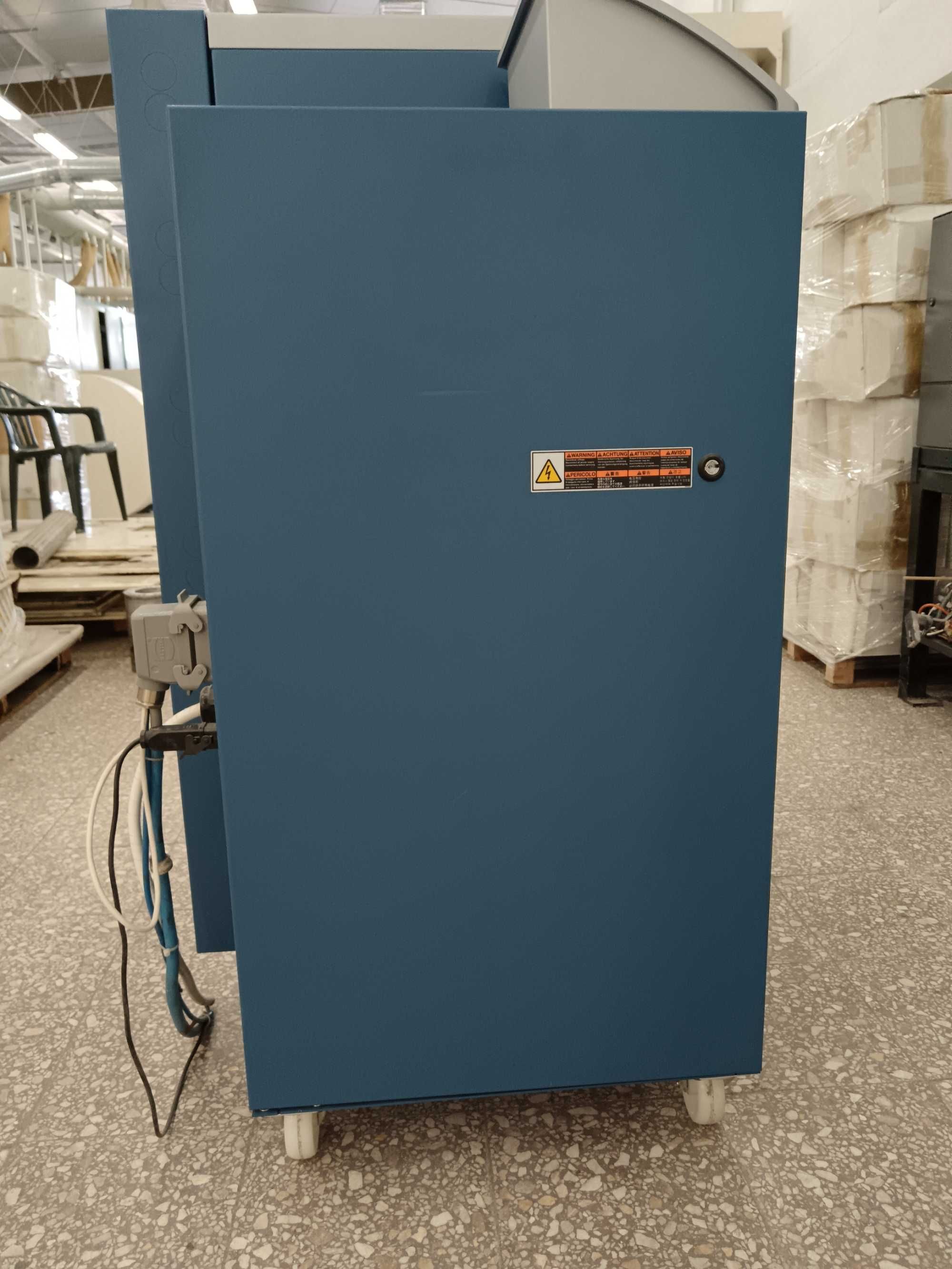 Машина за полагане на топлостопяемо лепило Nordson VersaBlue