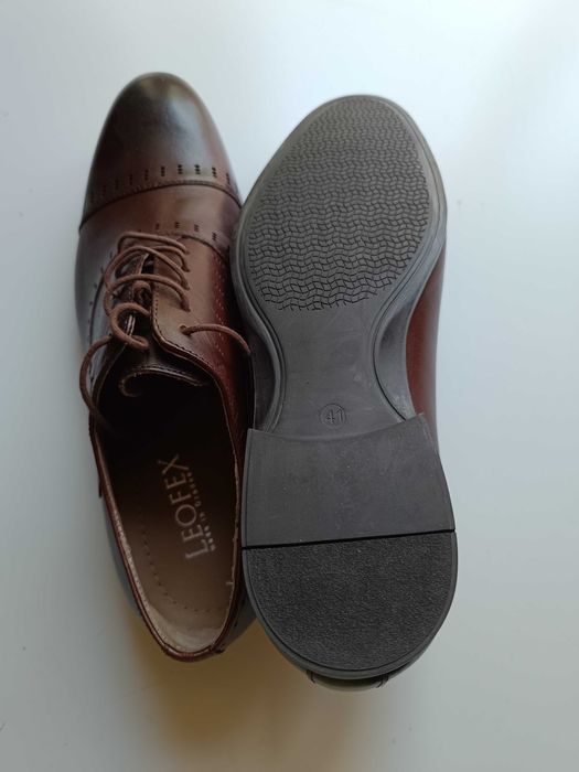 Vând pantofi bărbătești piele naturală 41 Noi