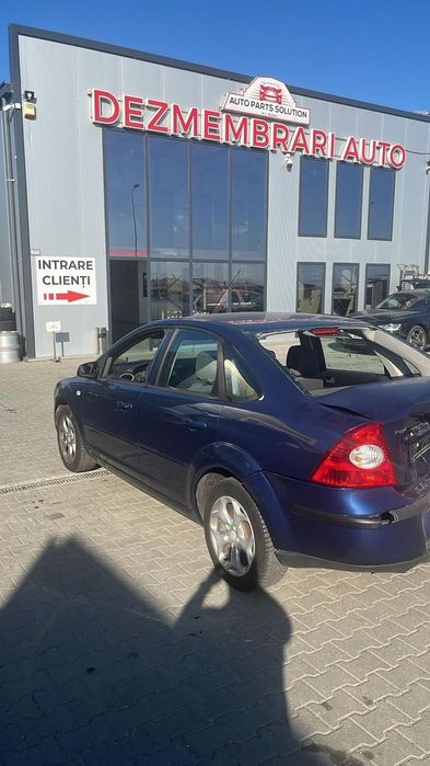 Dezmembram Ford Focus 2 sedan 1.6 benzina din 2006