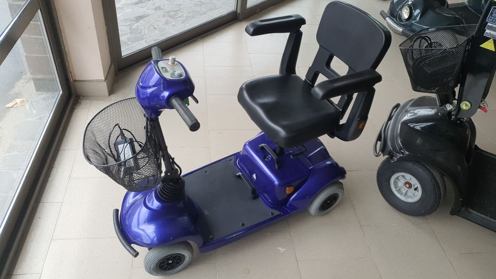 Carucior electric  persoane dizabilități