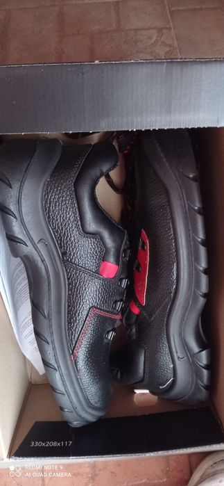 Продавам летни нови работни обувки