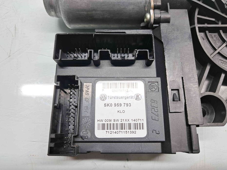 Motoras geam dreapta fata Volkswagen Touran II (1T3) [Fabr 2010-2015]