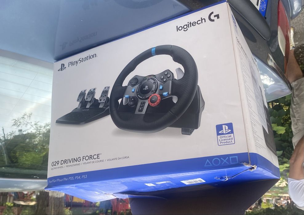 volanul de curse Logitech G29 Driving Force