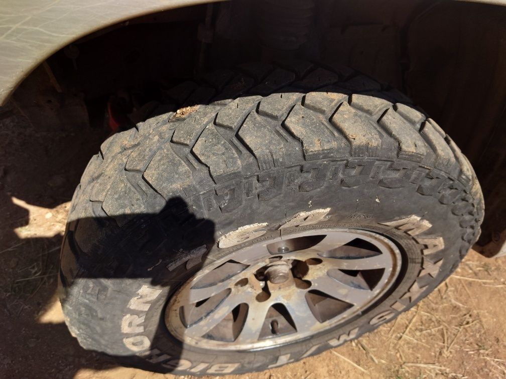 Джанти с Гуми maxxis 235 75 15 за джип , Витара офроуд
