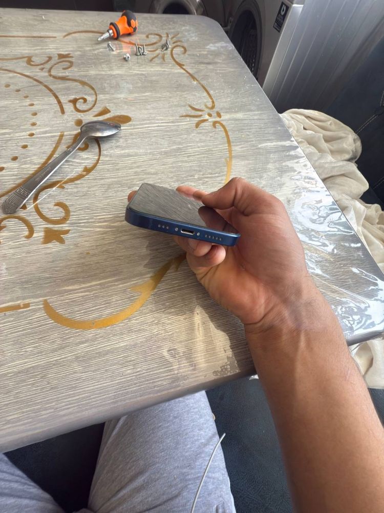 Iphone 12  64 pamit