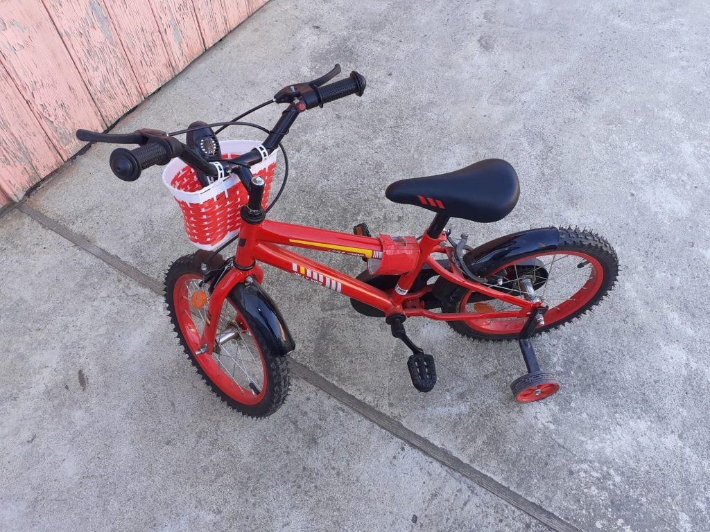 Vând bicicleta de fete!