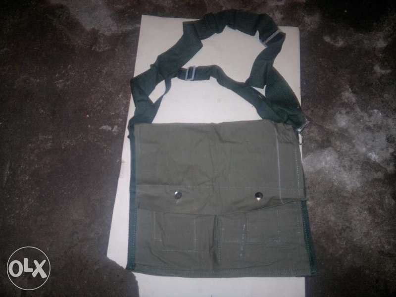 Военна каска,противогаз,сухарни торби