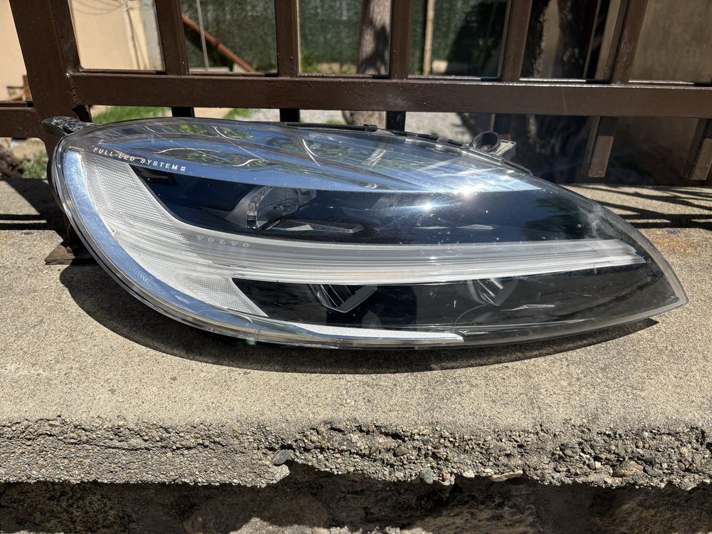 Фар десен фарове FULL LED SYSTEM за Волво В40 Volvo V40