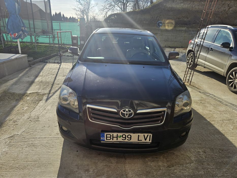 Toyota avensis 2.2 150 cp
