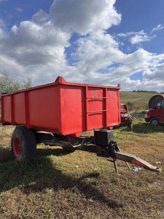 Remorca 6.5 tone basculabila