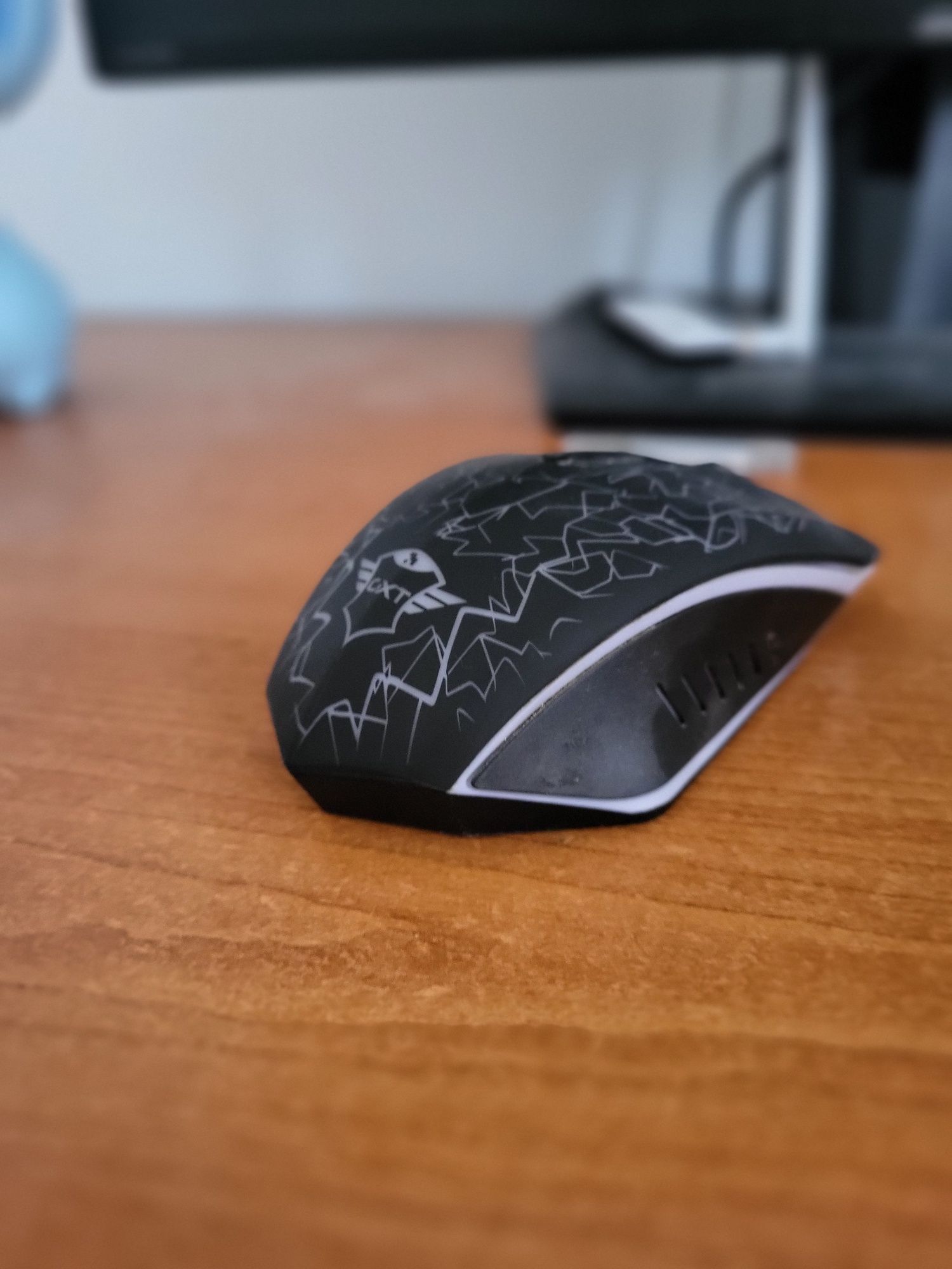 Mouse Trust wireless RGB (Gxt)