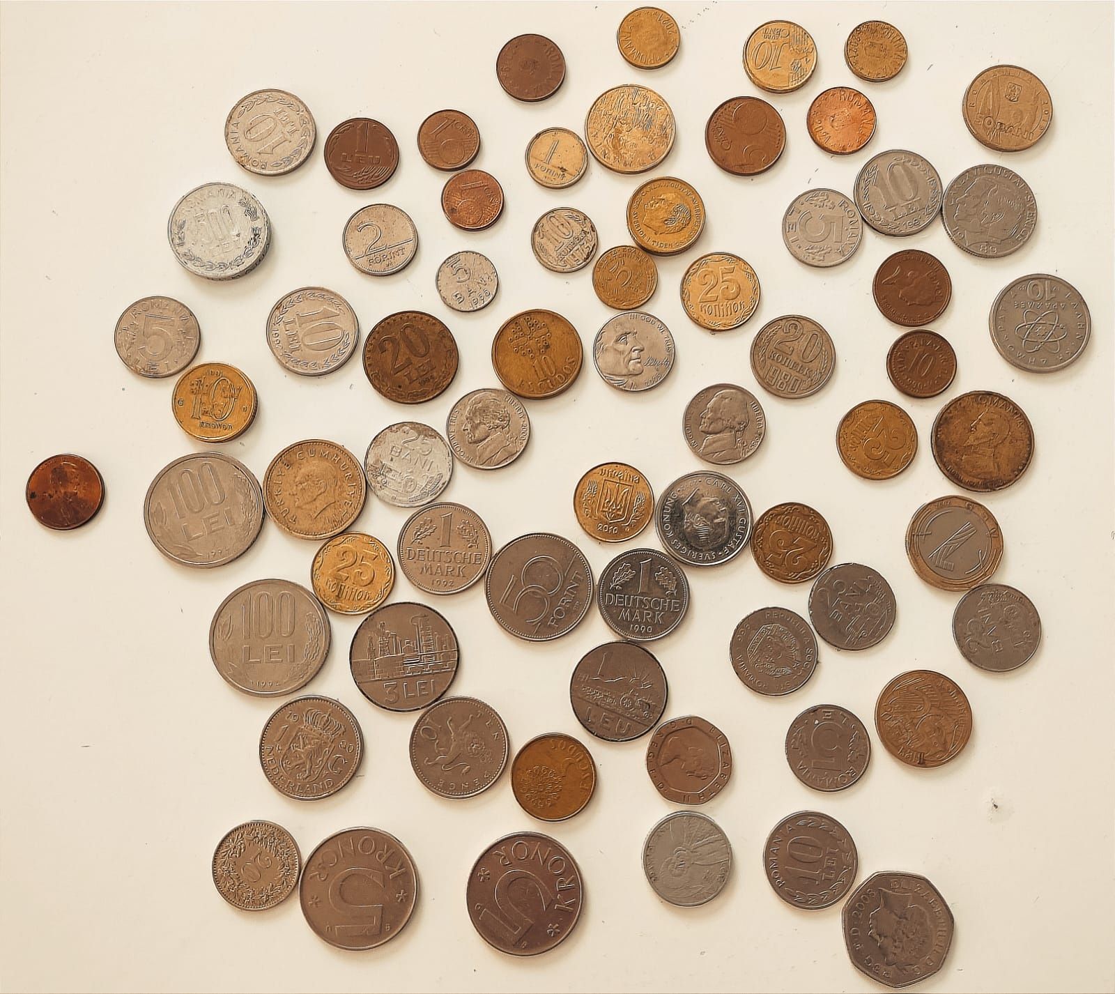 Vând monede vechi începând din anul 1966