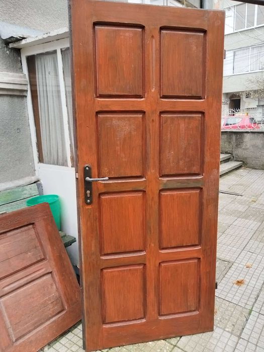 Входни врати-2бр