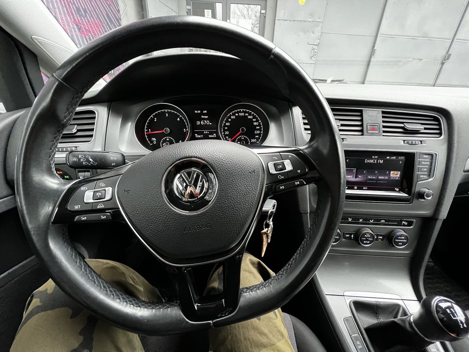 Vand Volkswagen Golf 7 – 1.6 TDI BlueMotion (104 CP) – An 2013