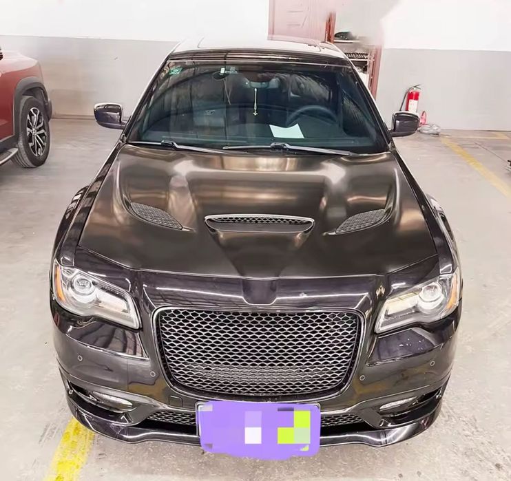 Тунинг преден капак Chrysler 300 SRT