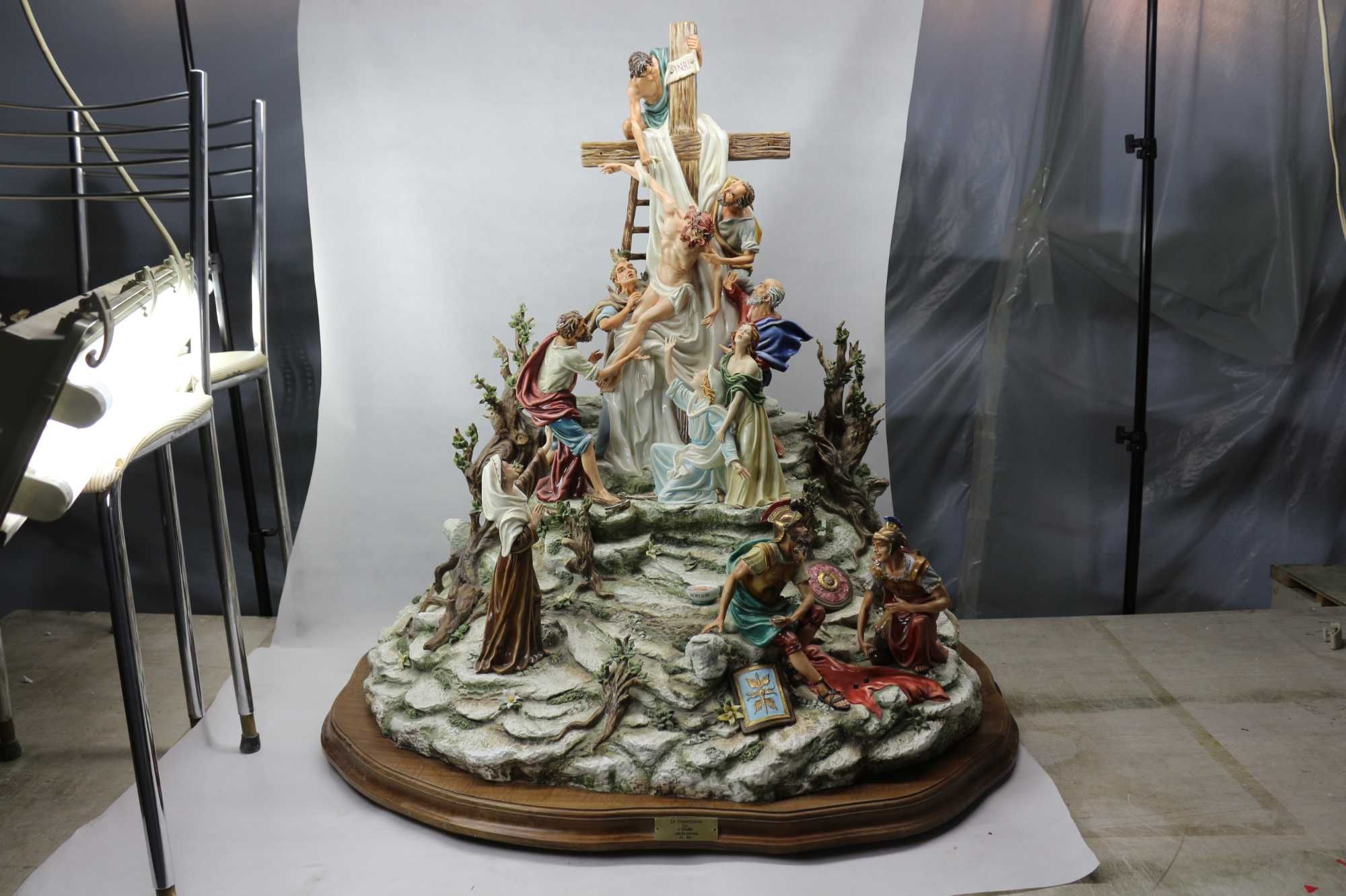 Статуэтка из фарфора Снятие с Креста Иисуса Христа Большая Capodimonte