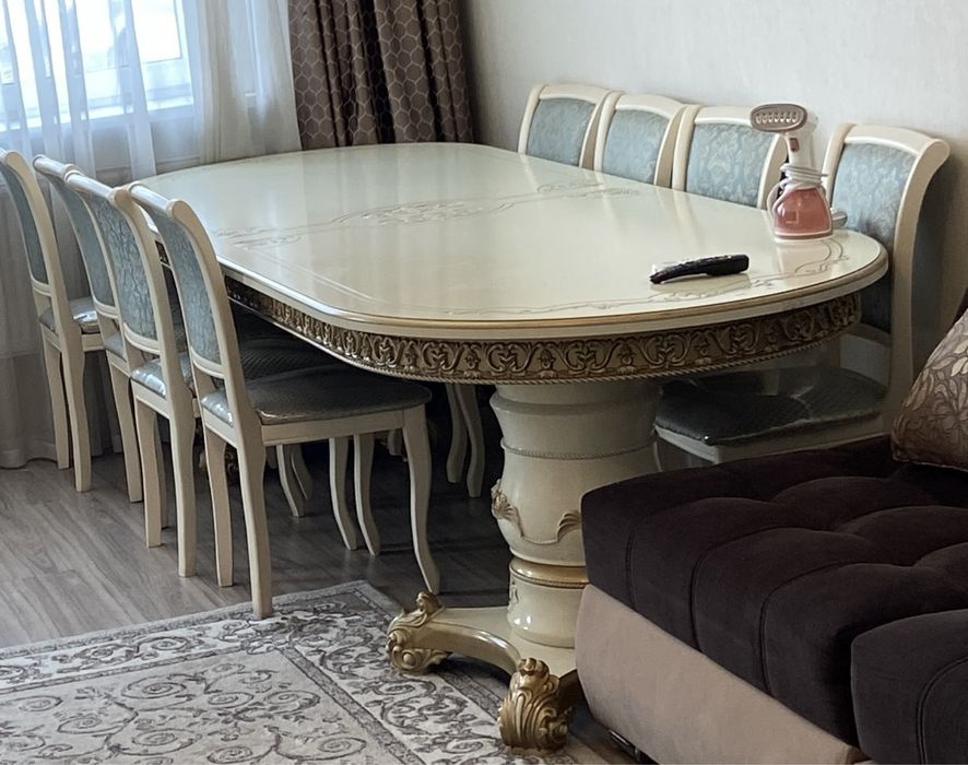 Стол 3/4м, 8 стульев