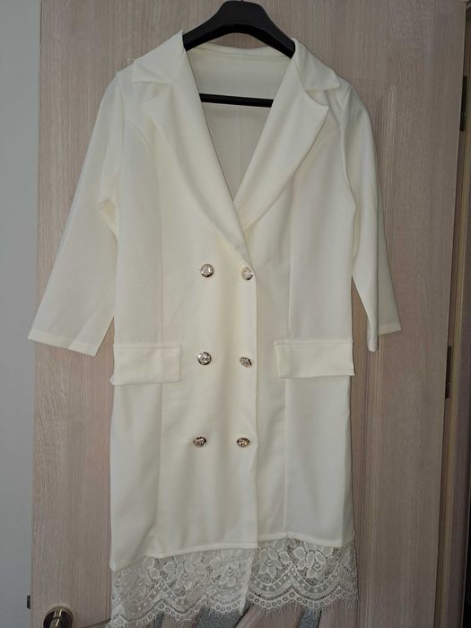 Официална бяла рокля